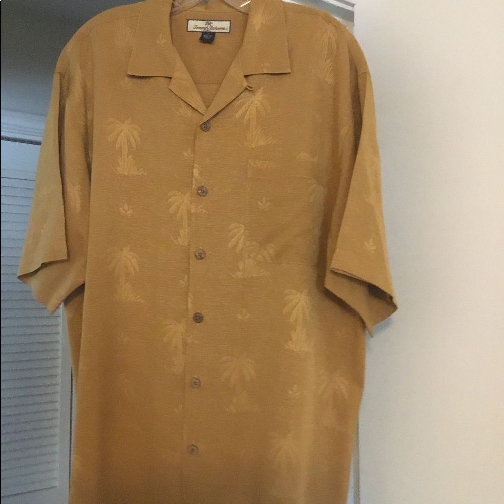 Tommy Bahama men’s medium 100% silk shirts
